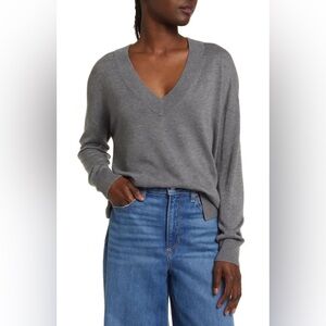 Treasure & Bond V-Neck Sweater In Grey Dark Heather Sz Small